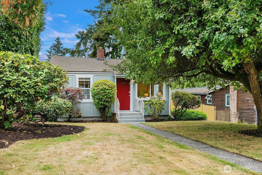 Photo of 4719 S Pearl Street, Seattle, WA 98118 (MLS # 2582816)