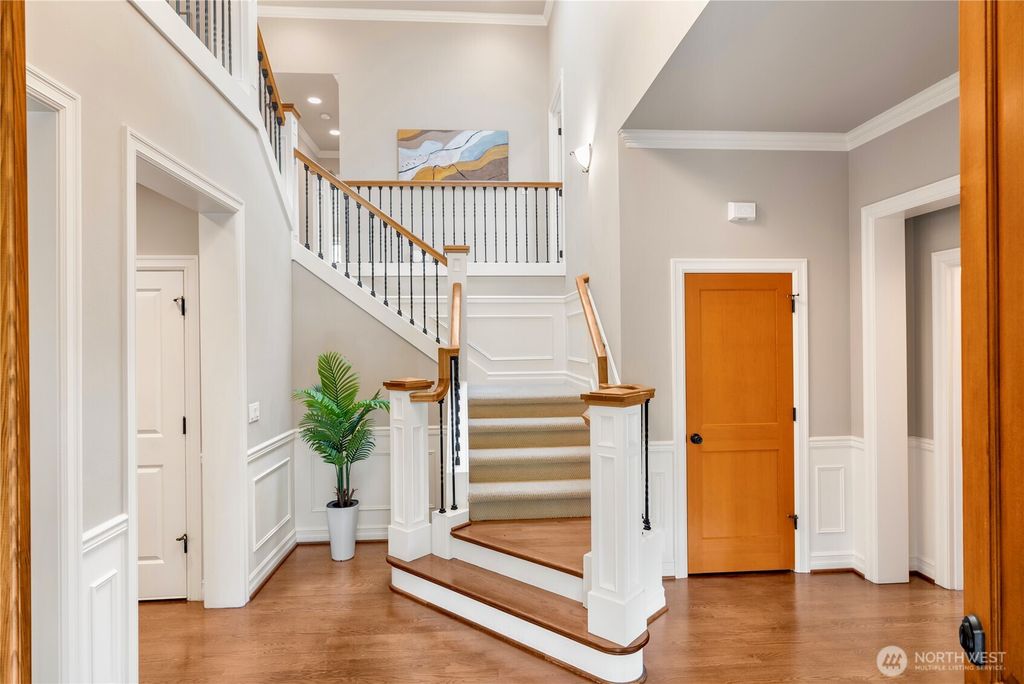 Photo of 16022 SE 45th PL Pl, Bellevue, WA 98006 (MLS # 2345940)