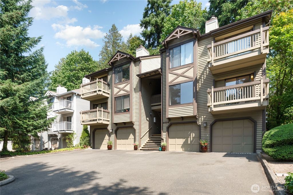 Photo of 304 10th Street, Kirkland, WA 98033 (MLS # 2423157)
