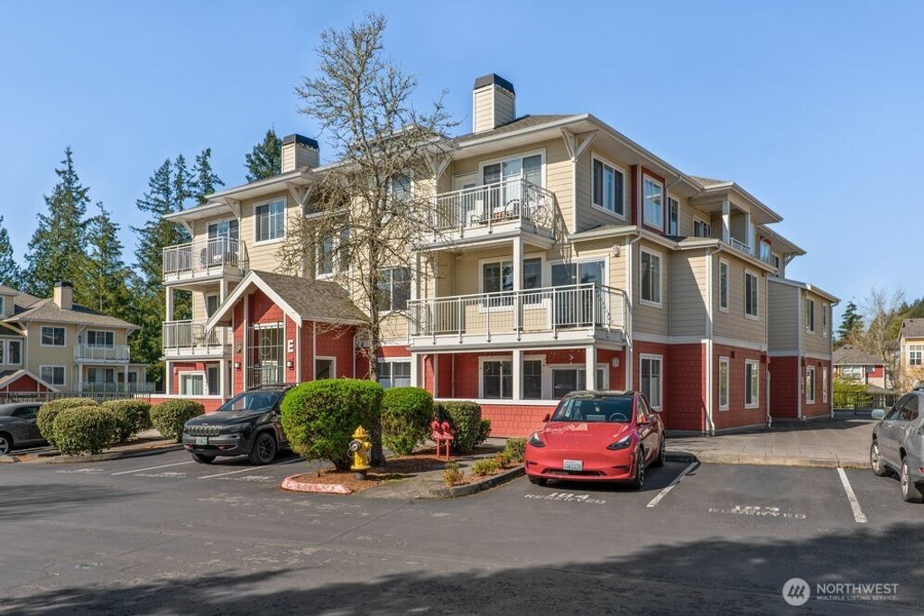 Photo of 517 225th Lane NE #E-206, Sammamish, WA 98074 (MLS # 2361632)