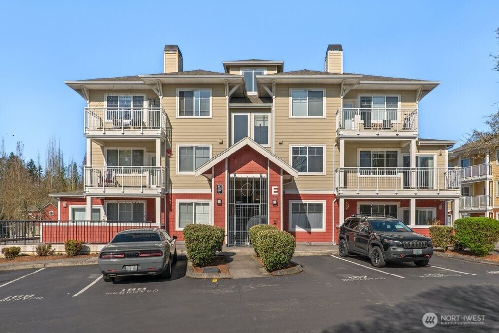 Photo of 517 225th Lane NE #E-206, Sammamish, WA 98074 (MLS # 2361632)