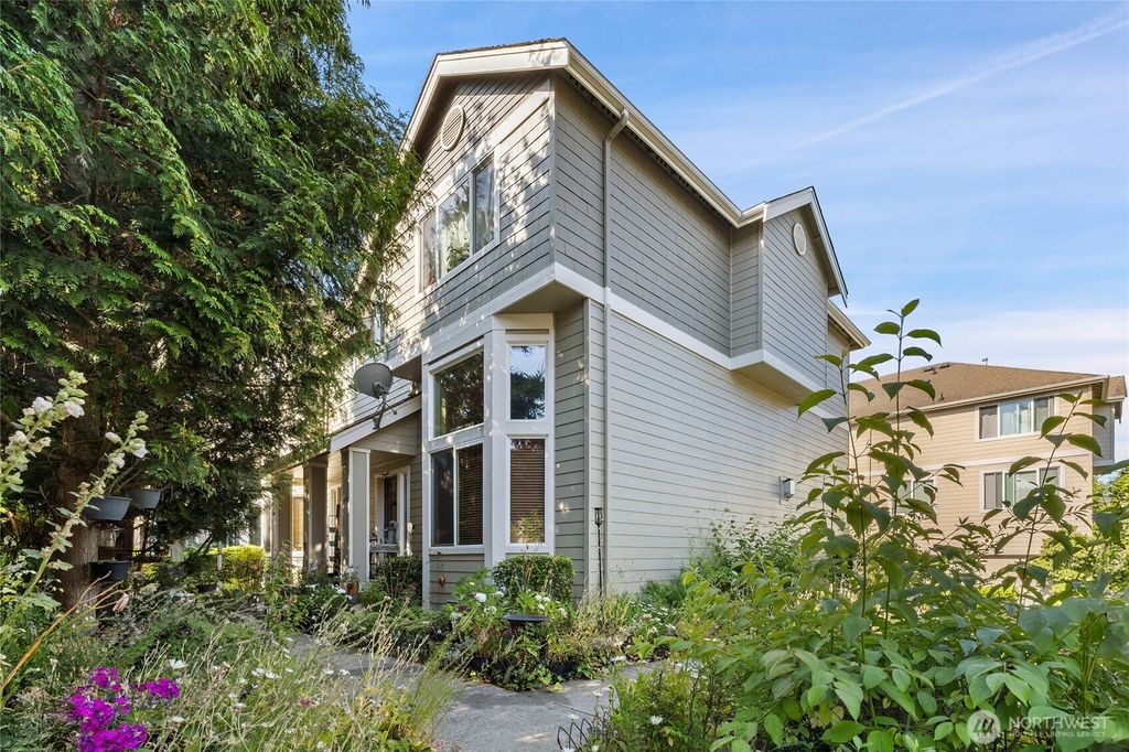 Photo of 442 Tacoma Place NE, Renton, WA 98056 (MLS # 2477111)