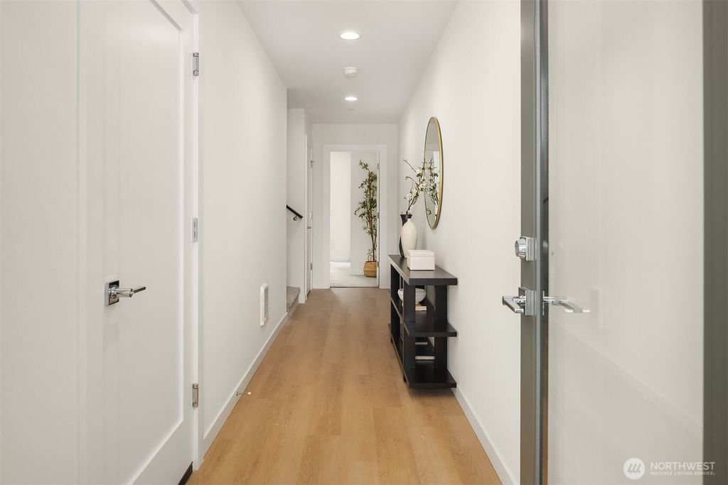 Photo of 1518 Hollow Dale Place #B, Everett, WA 98204 (MLS # 2509367)