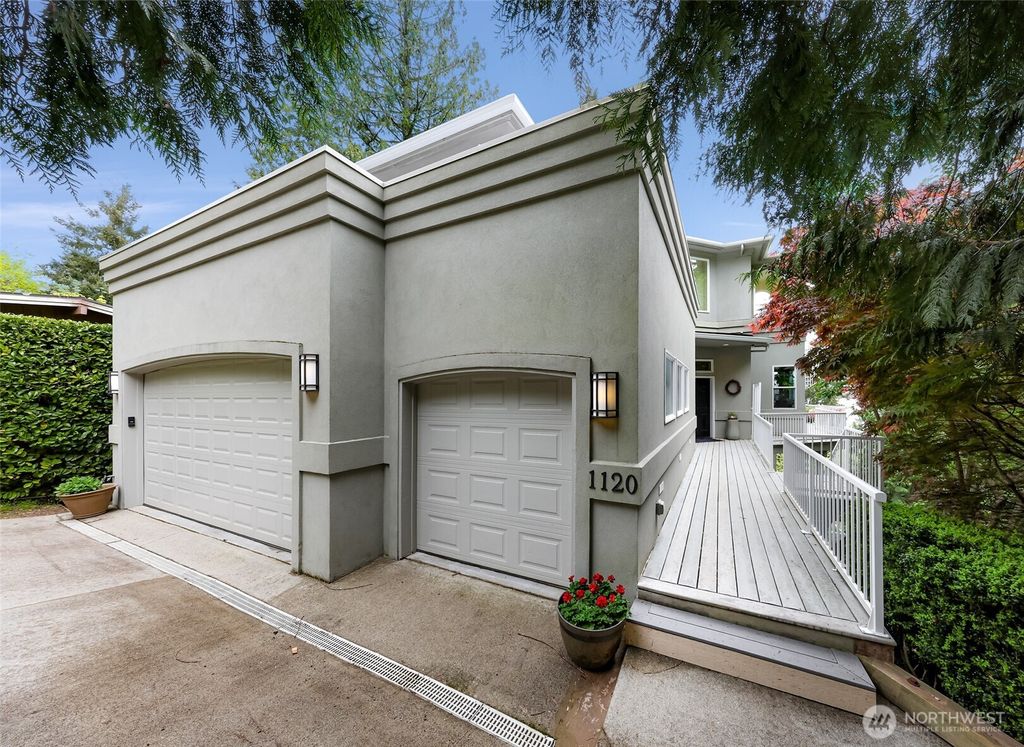Photo of 1120 W Lake Sammamish Parkway SE, Bellevue, WA 98008 (MLS # 2515759)