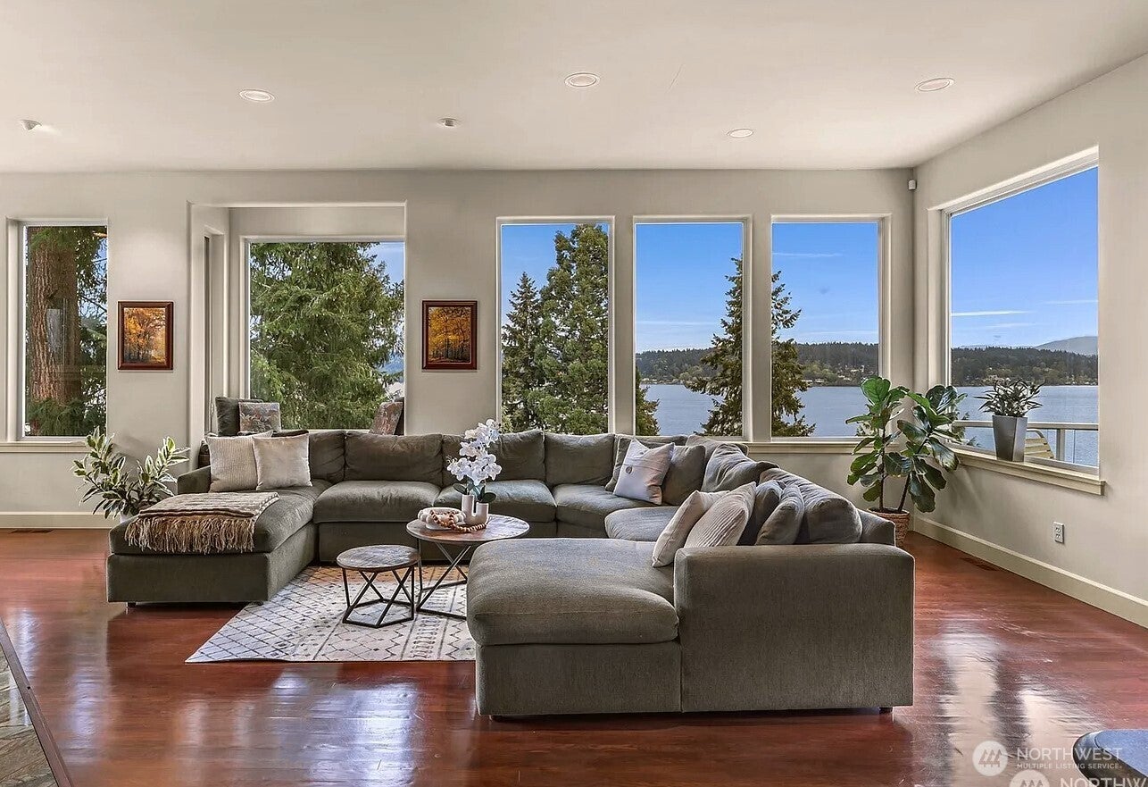1120 W Lake Sammamish Parkway SE