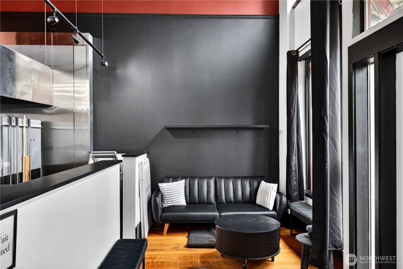 414 Commercial Avenue