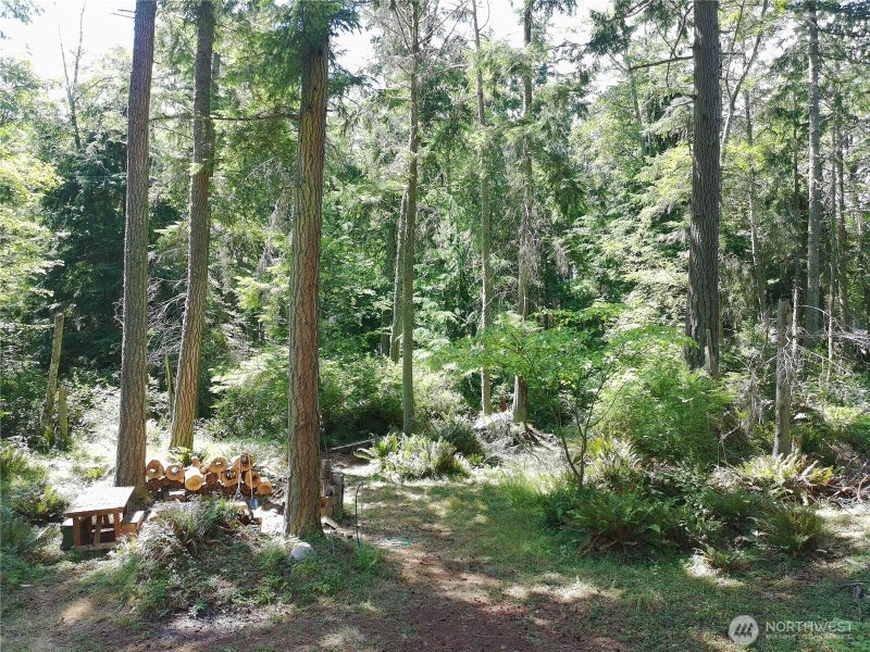 737 Twin View Drive