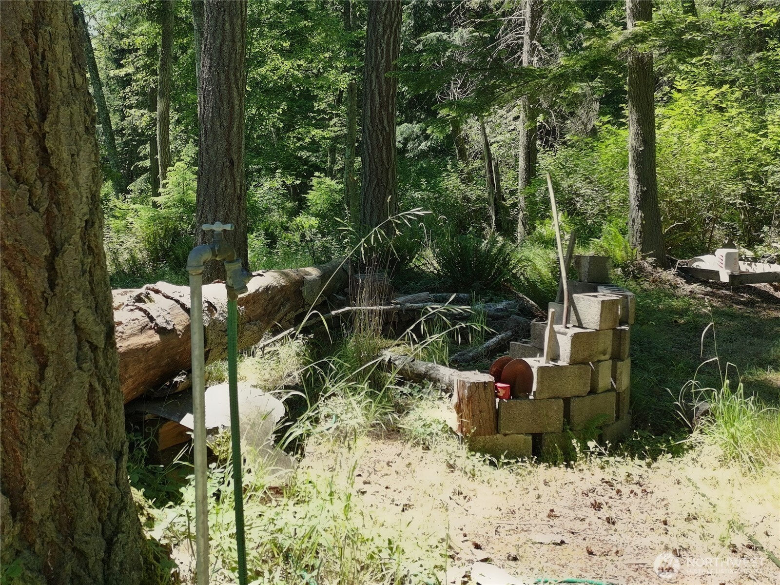 737 Twin View Drive