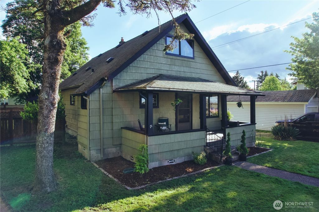 Photo of 512 E Pear Street, Centralia, WA 98531 (MLS # 2530380)