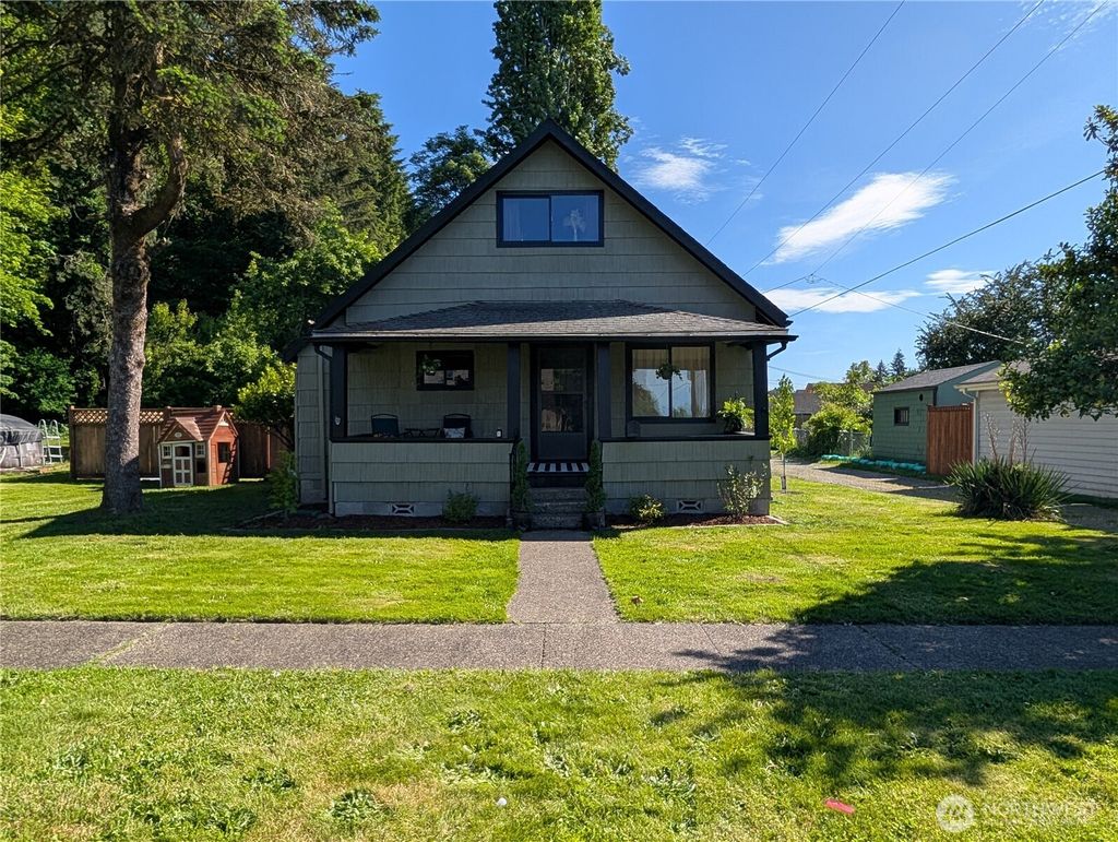 Photo of 512 E Pear Street, Centralia, WA 98531 (MLS # 2530380)