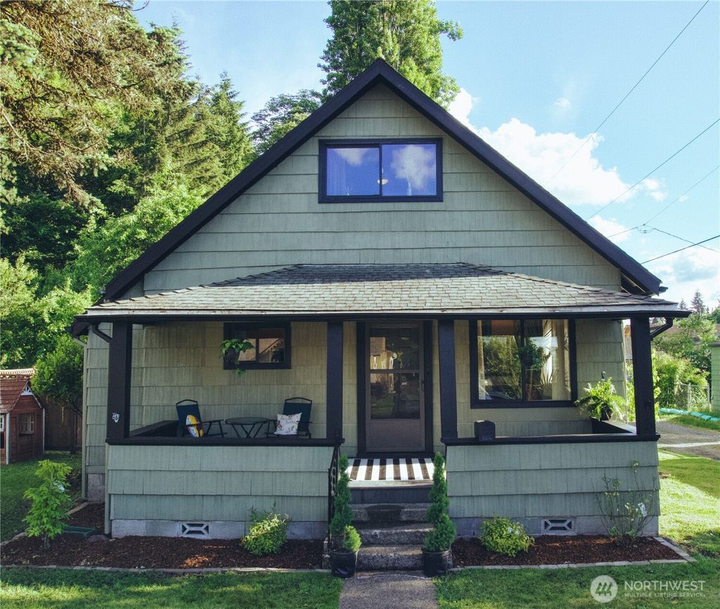 Photo of 512 E Pear Street, Centralia, WA 98531 (MLS # 2530380)