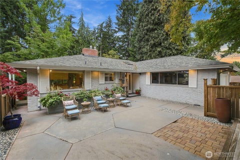 Photo of 8515 27th Avenue NE, Seattle, WA 98115 (MLS # 2588880)
