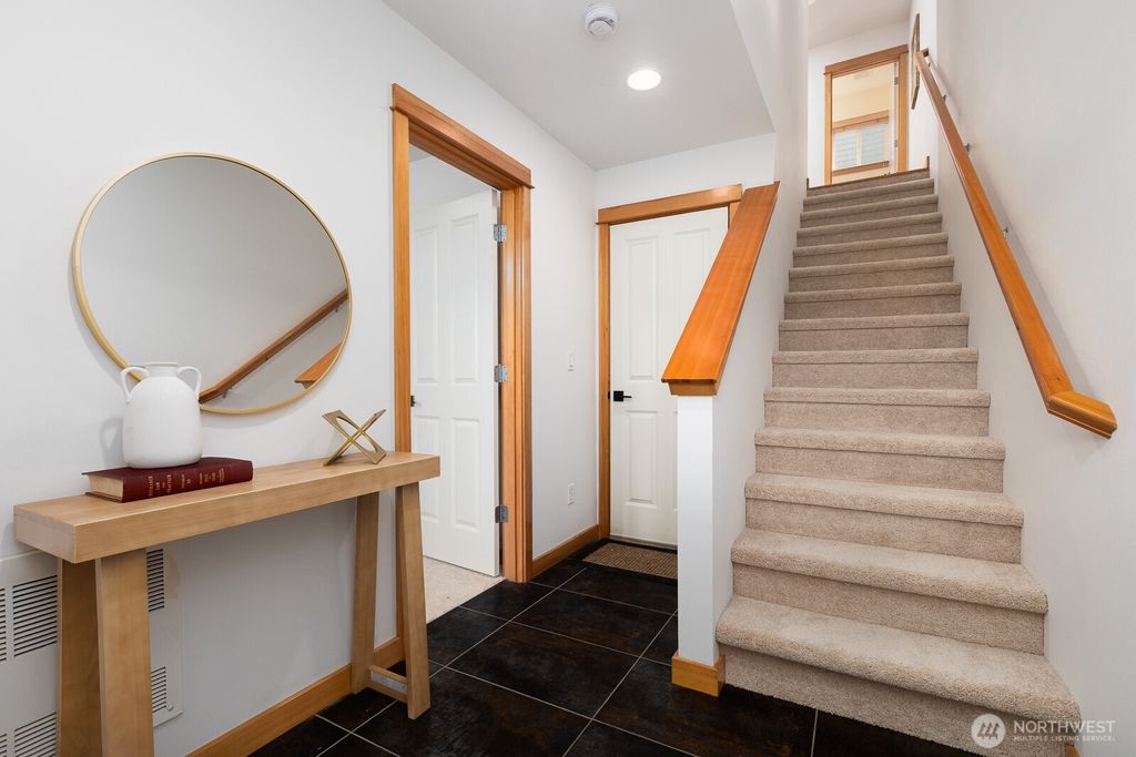 listing image 9367703619351560723