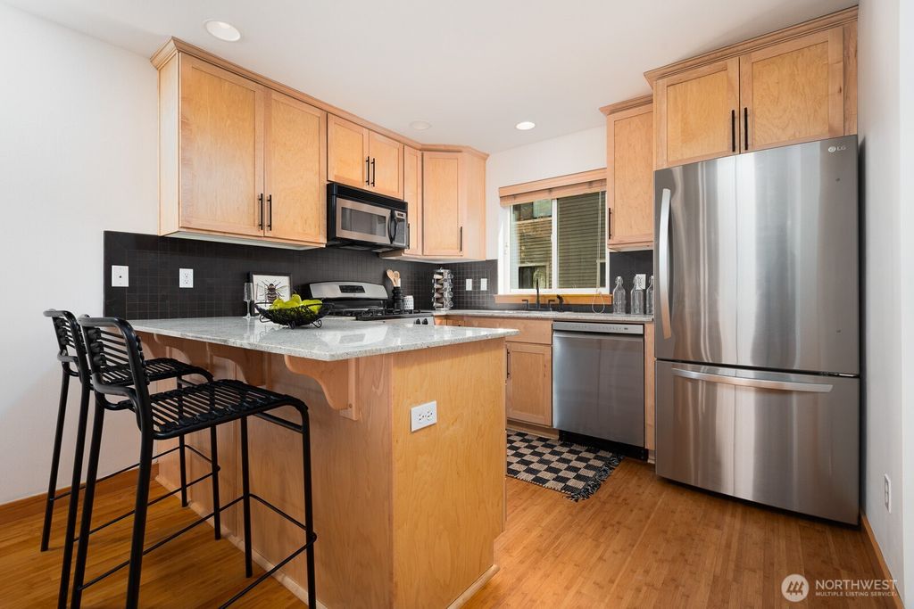 listing image 9363331679469053023