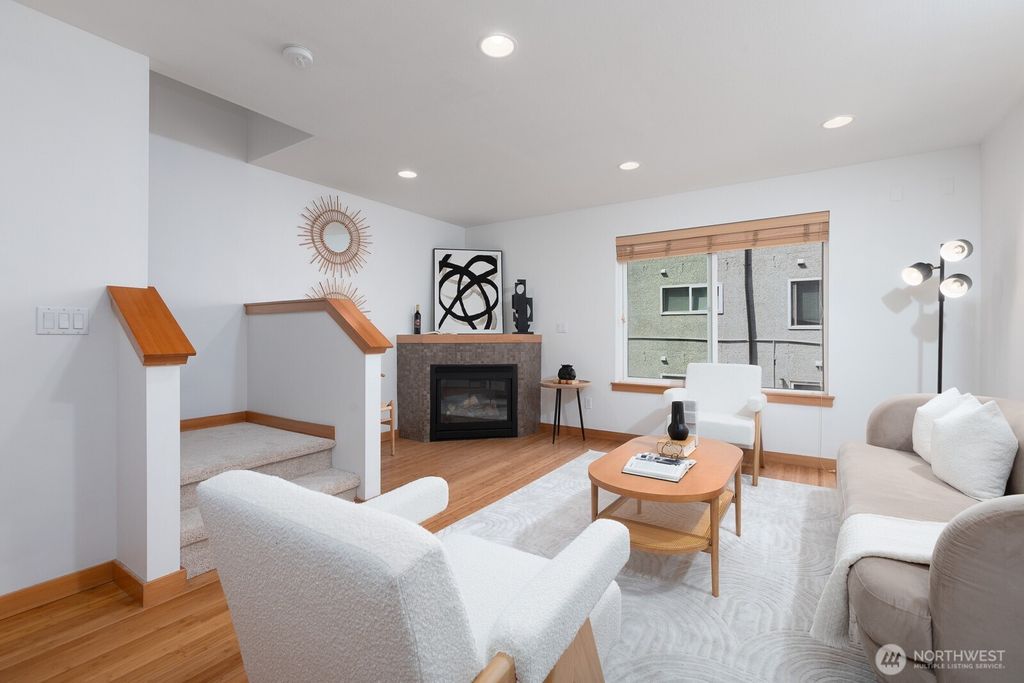 listing image 9360701480576572075