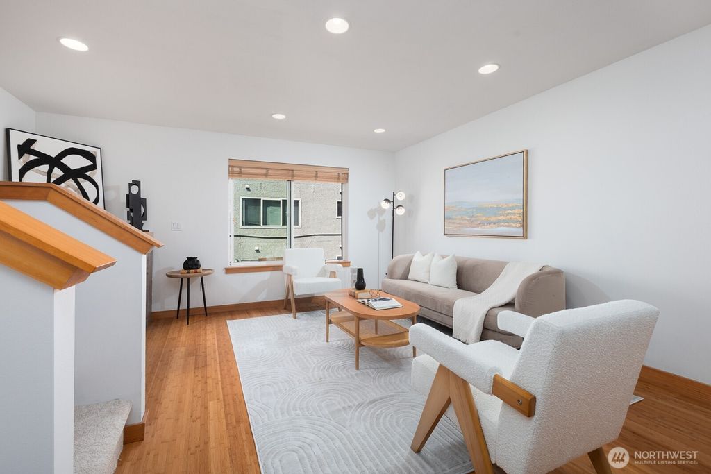 listing image 9363531738215956501