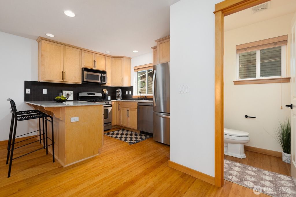 listing image 9363880735722677365