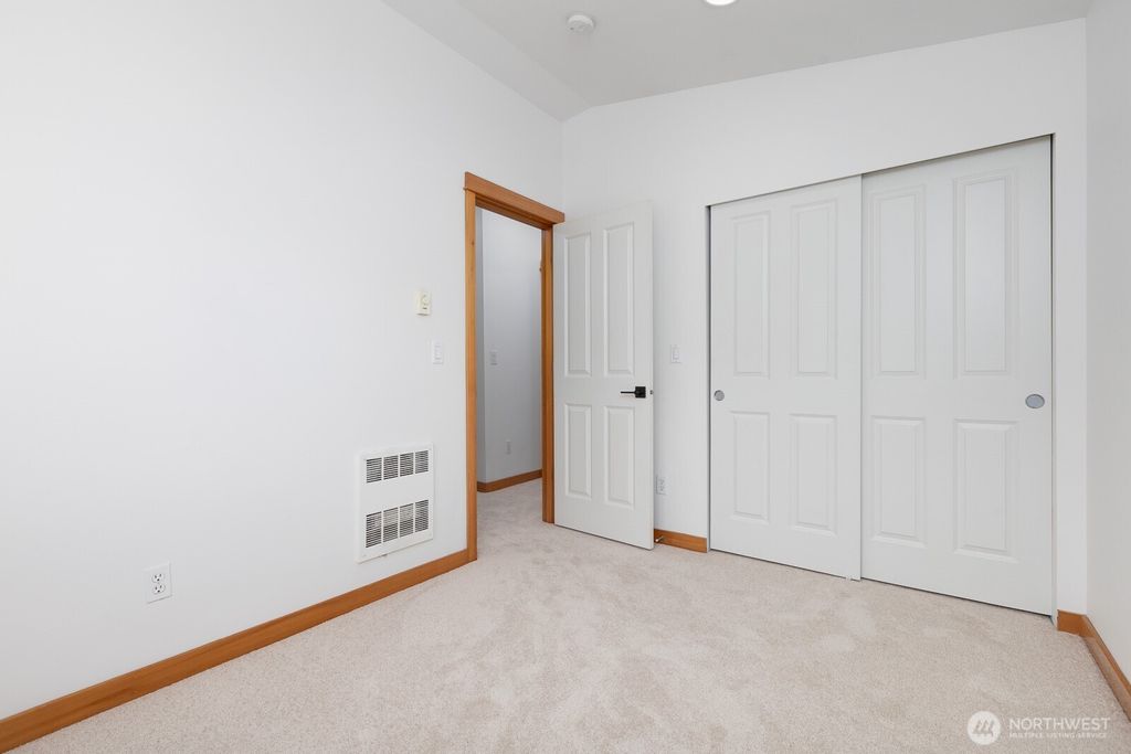 listing image 9366390911408631917