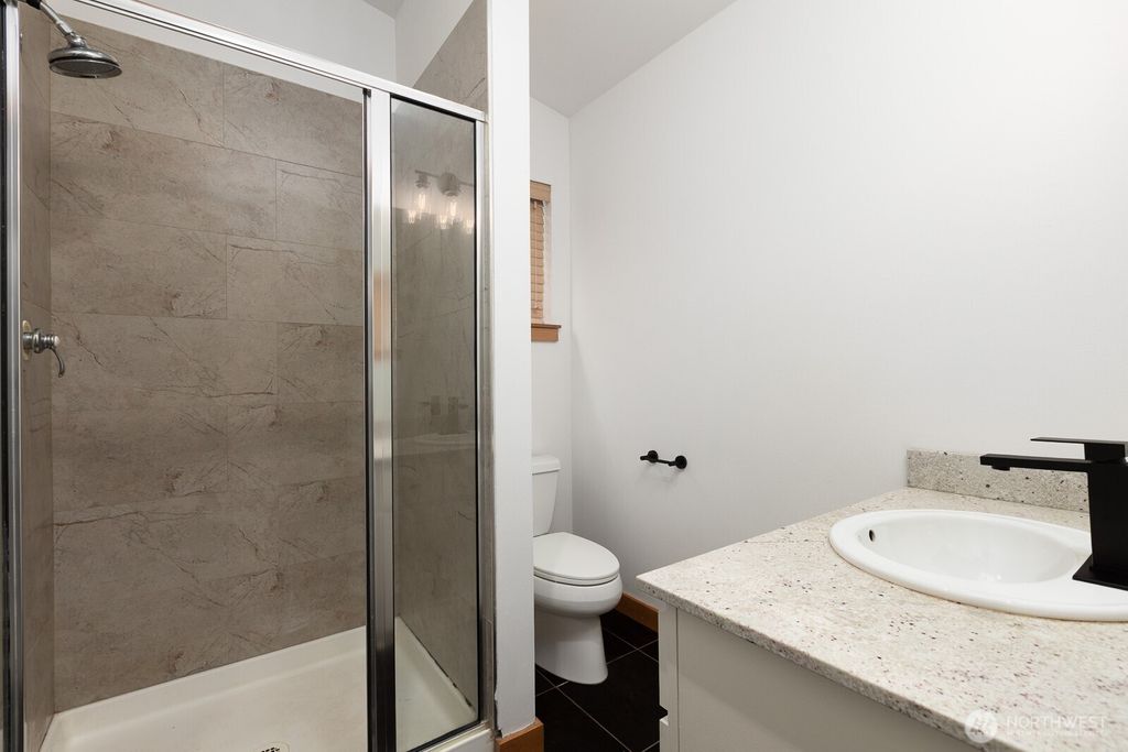 listing image 9369896434318861731