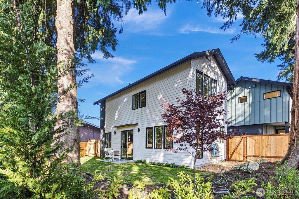 Photo of 12841 NE 112th Street, Kirkland, WA 98033 (MLS # 2594275)