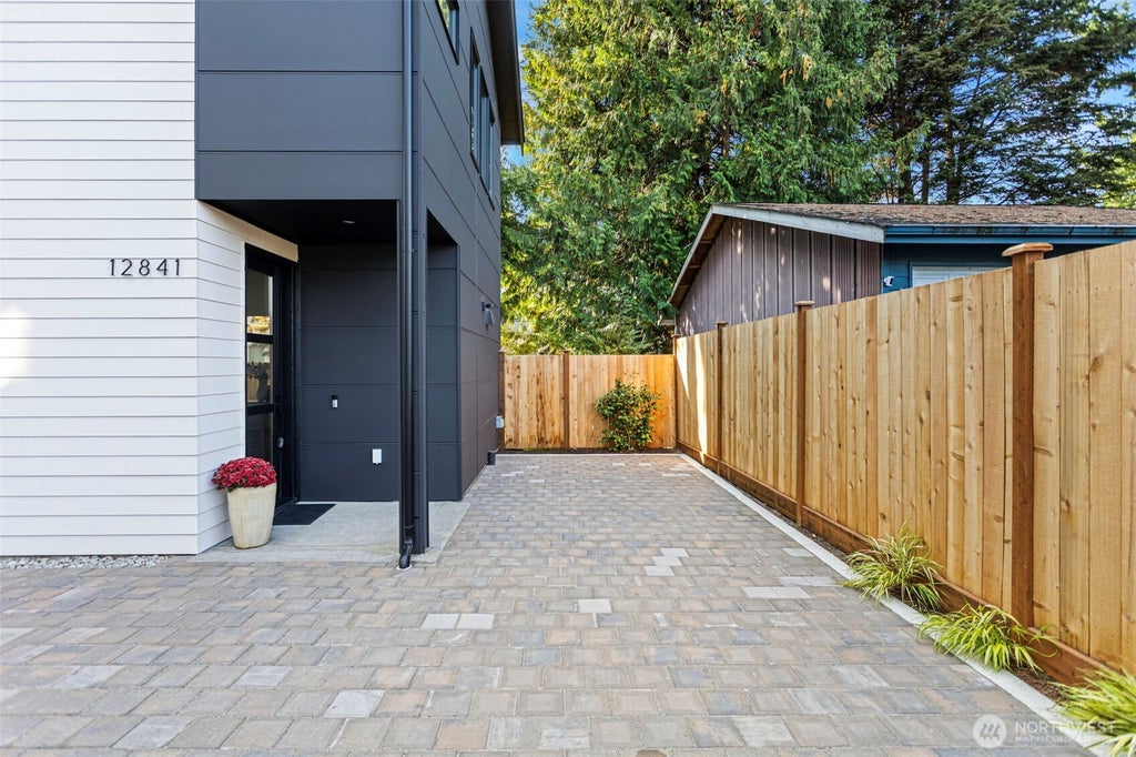 Photo of 12841 NE 112th Street, Kirkland, WA 98033 (MLS # 2594275)