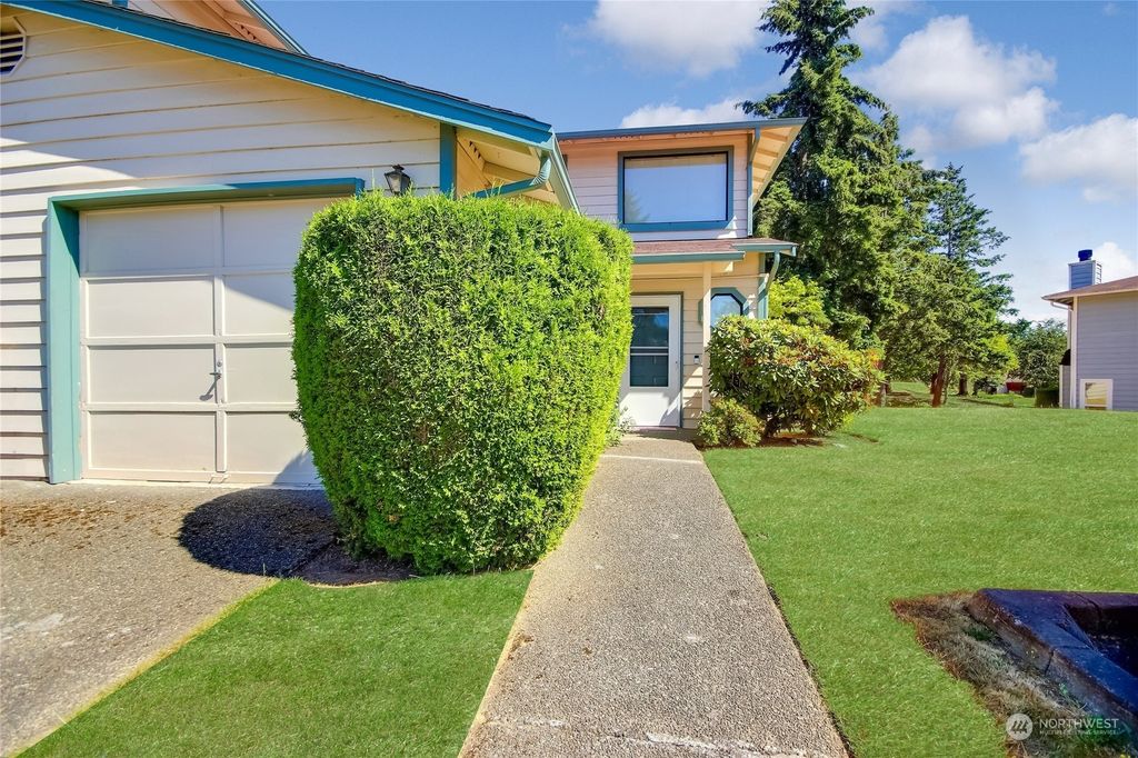 Photo of 24914 109th Place SE #D, Kent, WA 98030 (MLS # 2268299)