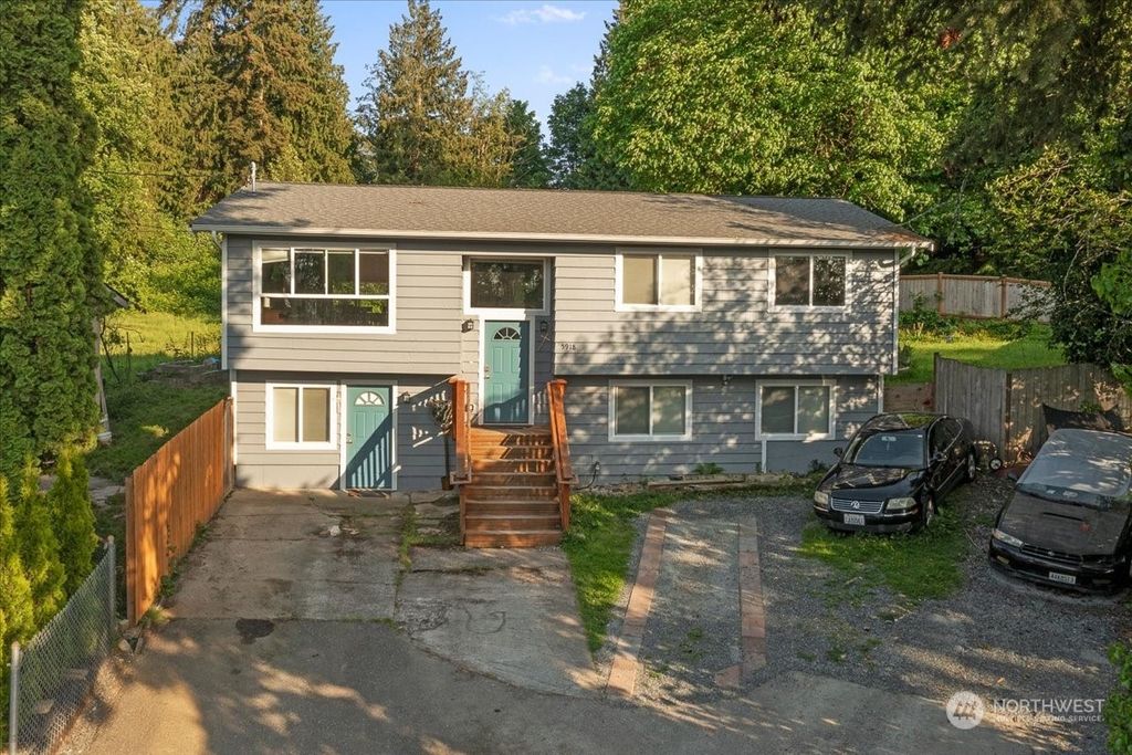 Photo of 5918 212th Place SW, Mountlake Terrace, WA 98043 (MLS # 2075469)