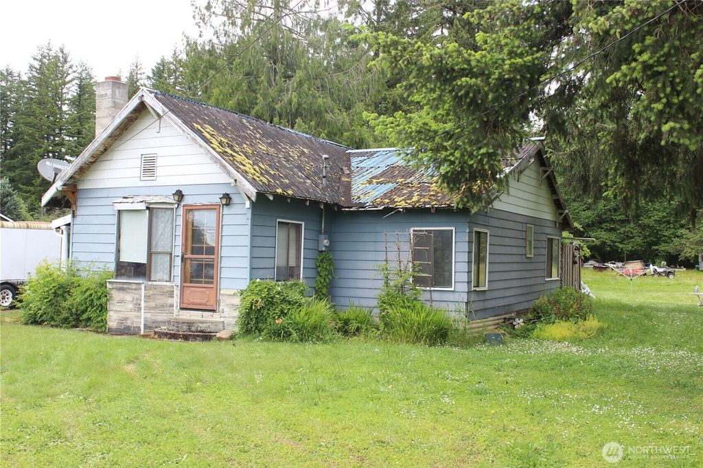 Photo of 5 Elma Gate Road, Oakville, WA 98569 (MLS # 2536456)