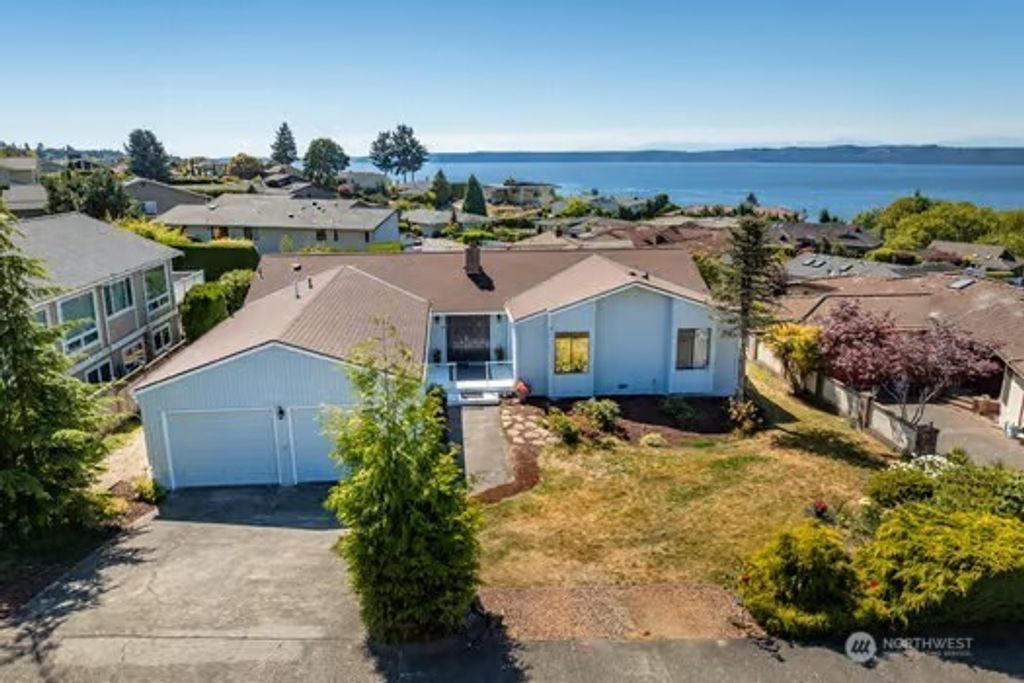 Photo of 28635 11th Avenue S, Federal Way, WA 98003 (MLS # 2404018)