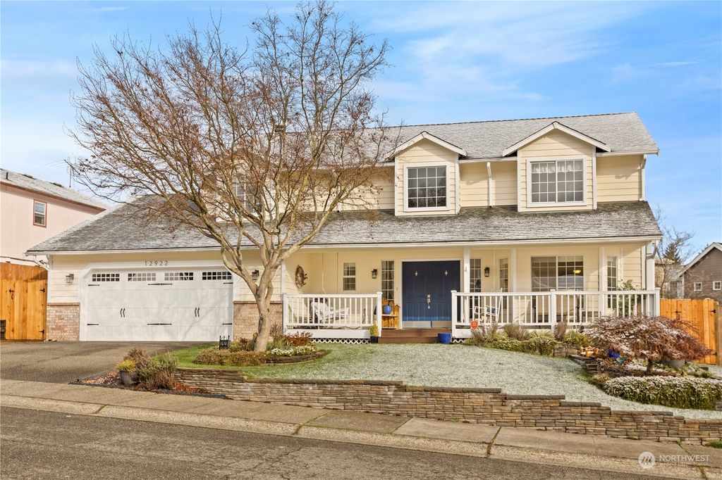 Photo of 12922 SE 217th Place, Kent, WA 98031 (MLS # 2204729)