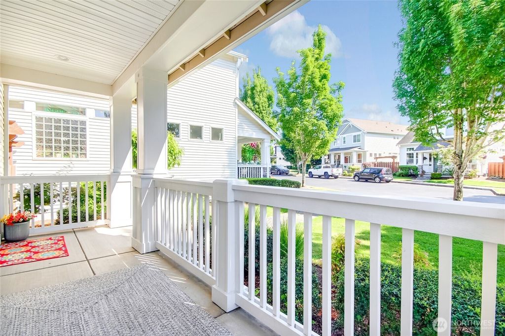Photo of 802 62nd Street SE, Auburn, WA 98092 (MLS # 2514208)