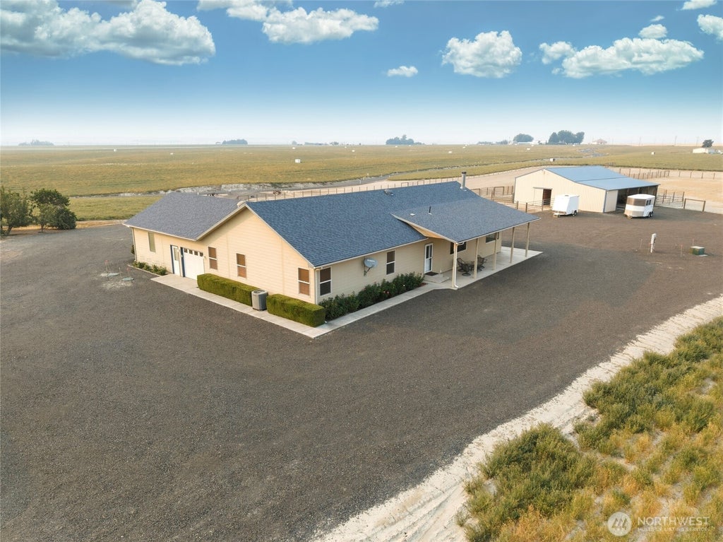 Photo of 711 Watson Loop LOOP, Touchet, WA 99360 (MLS # 2556746)