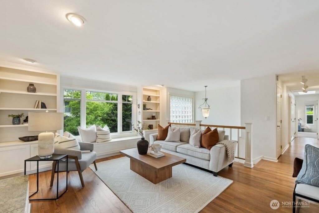 Photo of 1623 2nd Street, Kirkland, WA 98033 (MLS # 2523520)