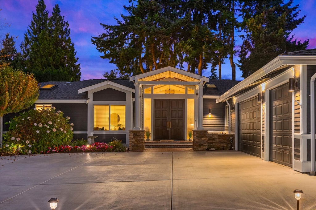 Photo of 24 Skagit Key KY, Bellevue, WA 98006 (MLS # 2598285)