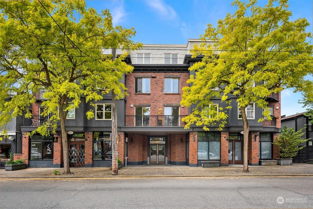 Photo of 1909 10th Avenue W #308, Seattle, WA 98119 (MLS # 2250830)