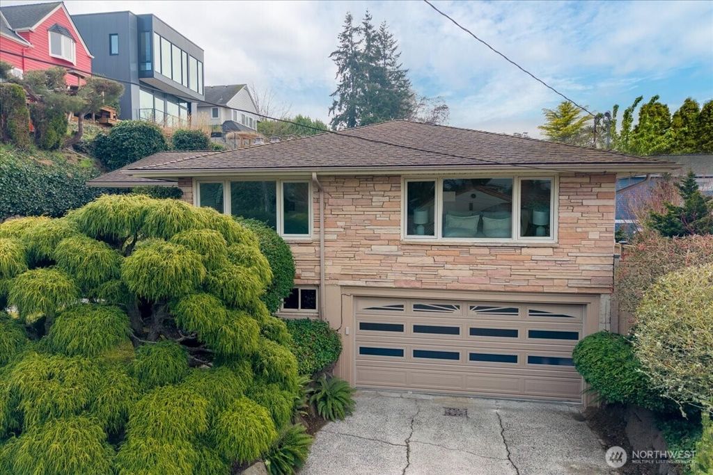 Photo of 2815 W Smith Street, Seattle, WA 98199 (MLS # 2484775)