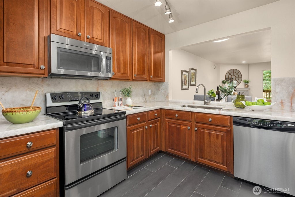 Photo of 515 Newport Way NW #B3, Issaquah, WA 98027 (MLS # 2538040)