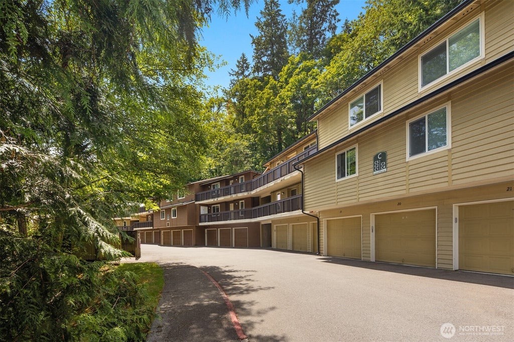 Photo of 515 Newport Way NW #B3, Issaquah, WA 98027 (MLS # 2538040)