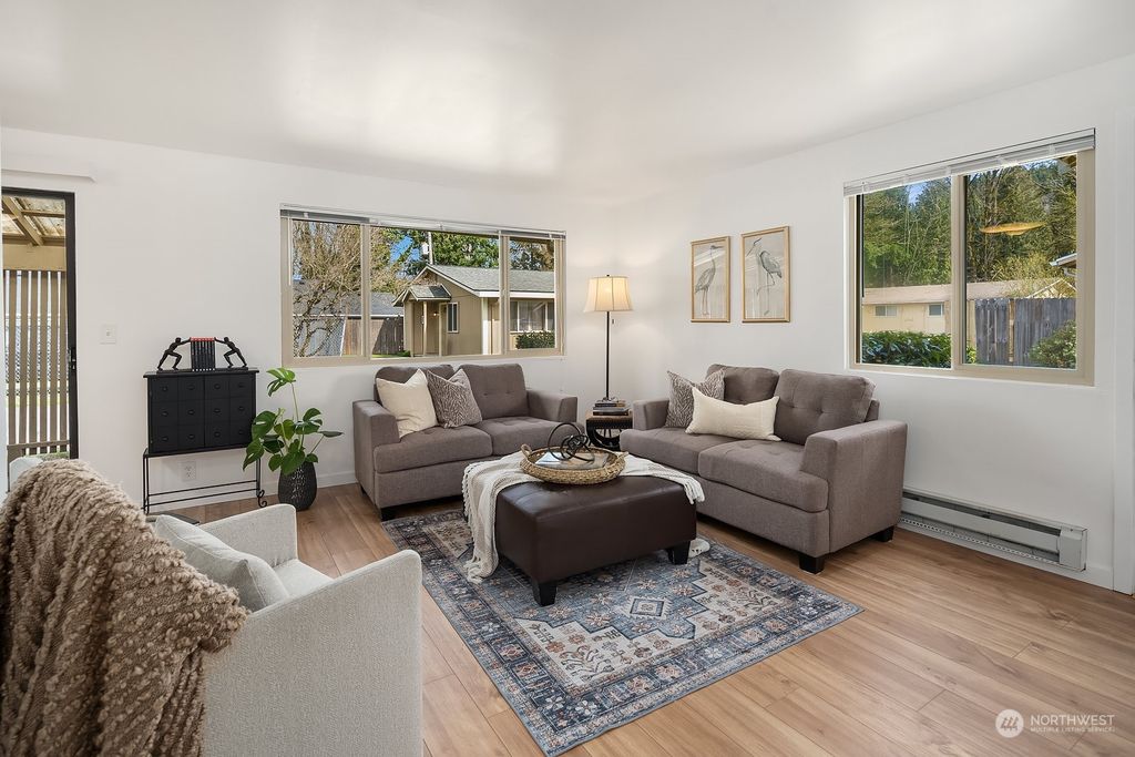 Photo of 452 Front Street N, Issaquah, WA 98027 (MLS # 2053065)