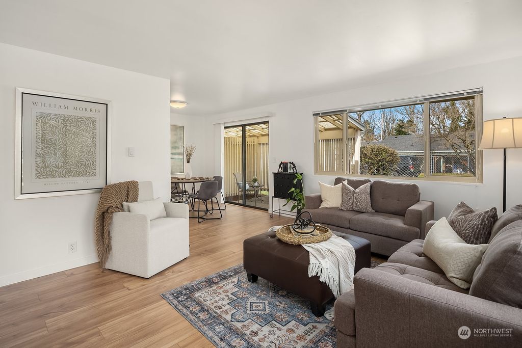 Photo of 452 Front Street N, Issaquah, WA 98027 (MLS # 2053065)