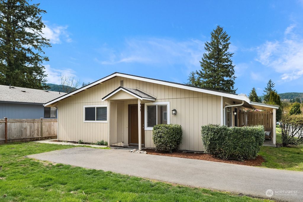 Photo of 452 Front Street N, Issaquah, WA 98027 (MLS # 2053065)