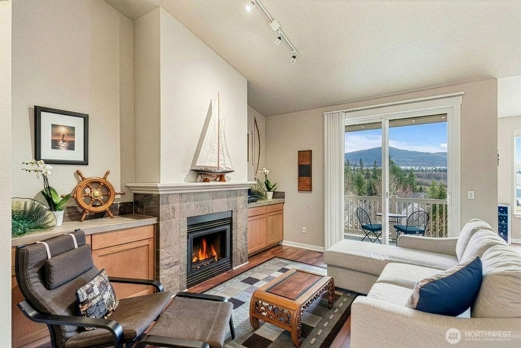 Photo of 23420 SE Black Nugget Road #F302, Issaquah, WA 98029 (MLS # 2475339)