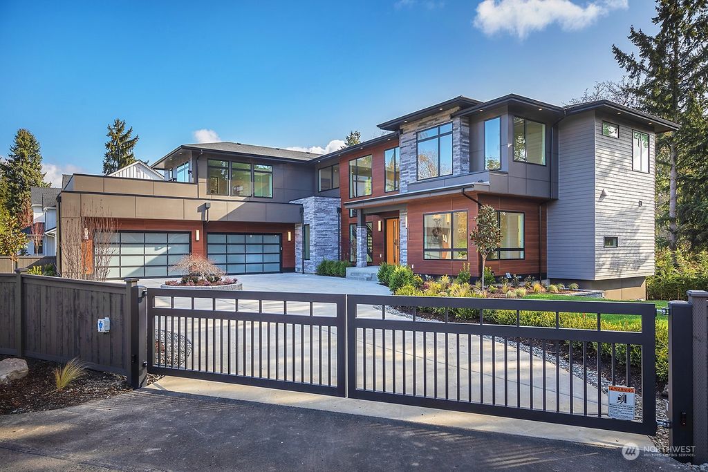 Photo of 10368 Kaylen Place, Bellevue, WA 98004 (MLS # 2140169)