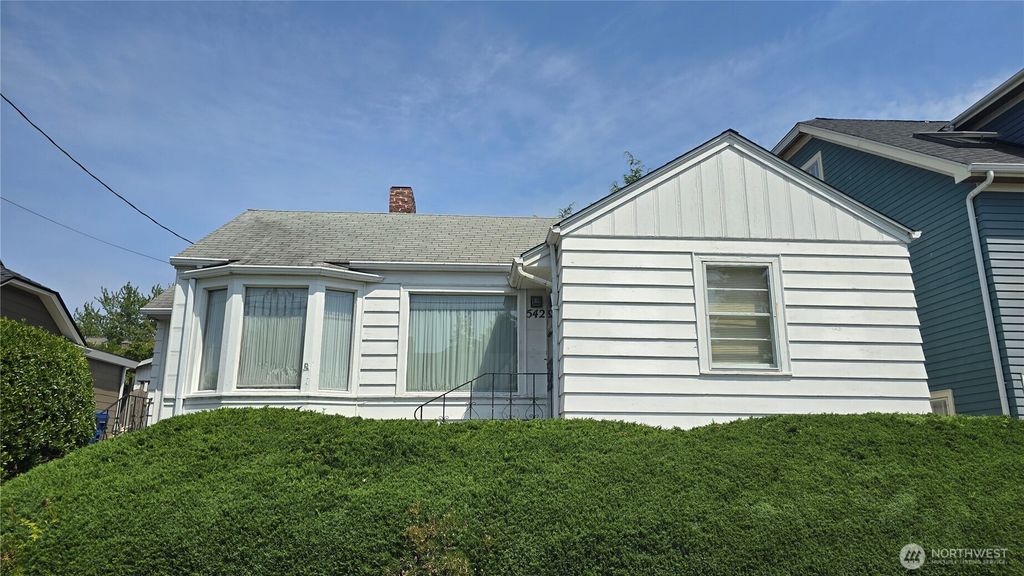 Photo of 542 NE 81st Street, Seattle, WA 98115 (MLS # 2398264)