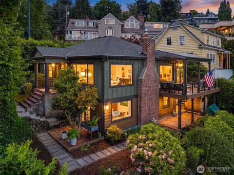 Photo of 601 Fullerton Avenue, Seattle, WA 98122 (MLS # 2522785)