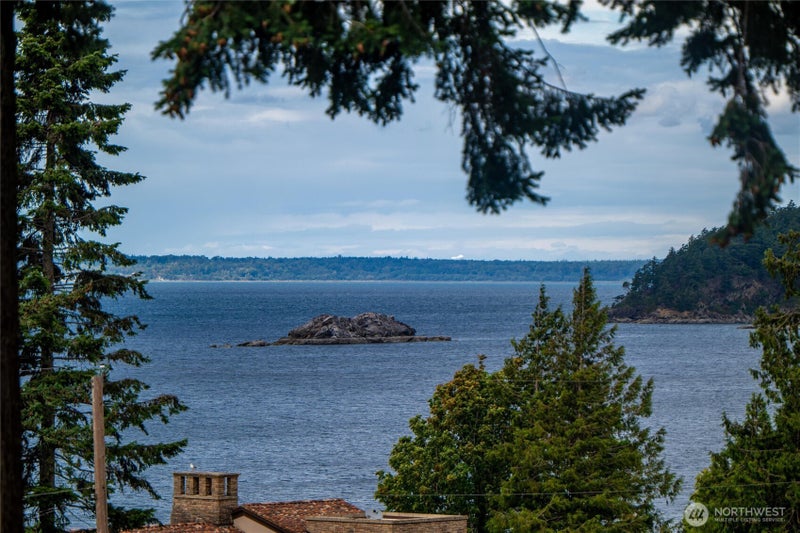 907 Chuckanut Drive