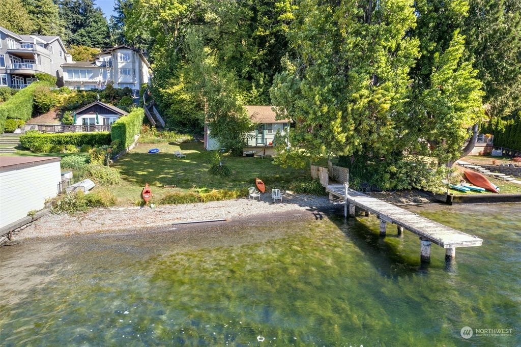 Photo of 11531 Holmes Point Drive NE, Kirkland, WA 98034 (MLS # 2234958)