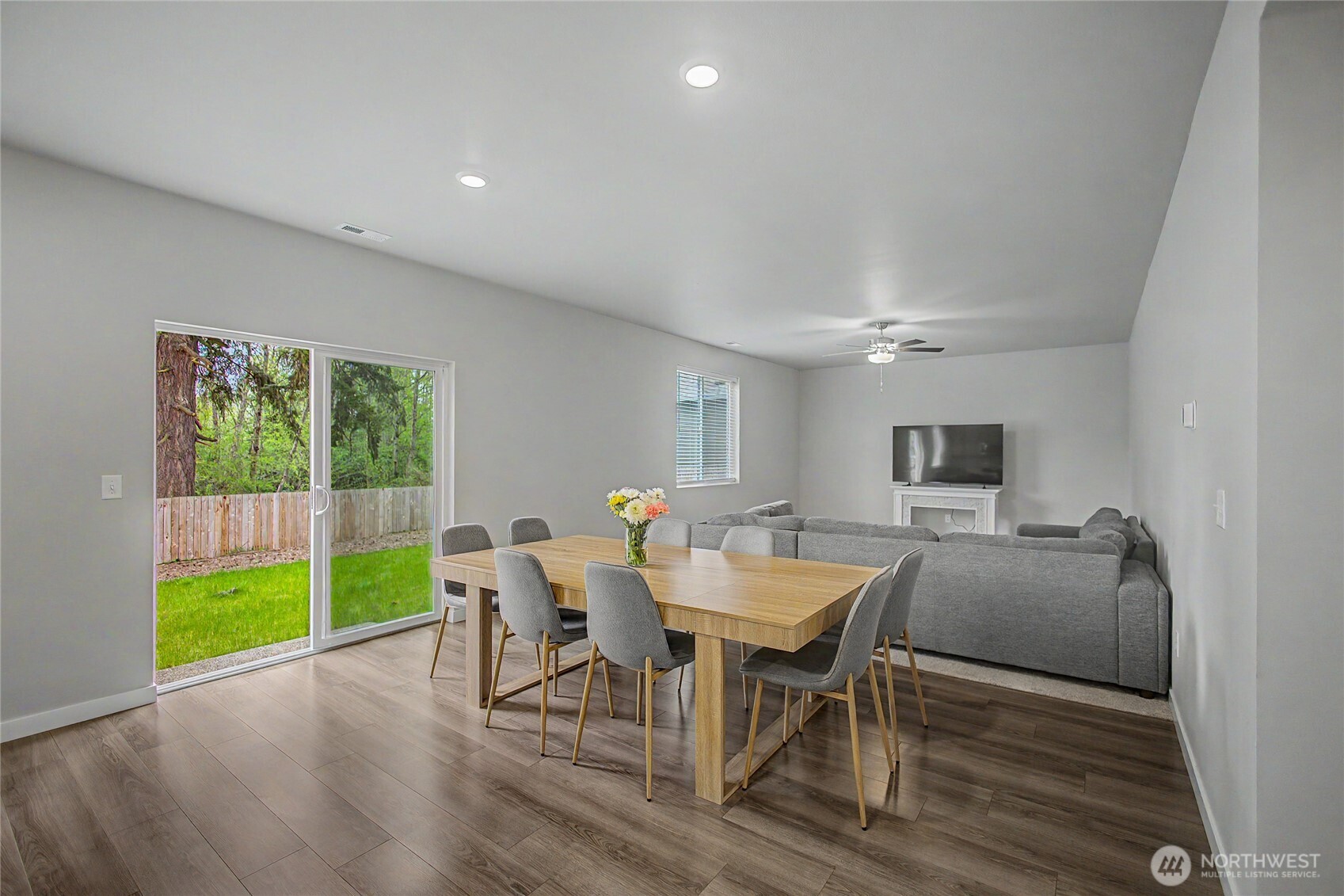 8723 13th Court E