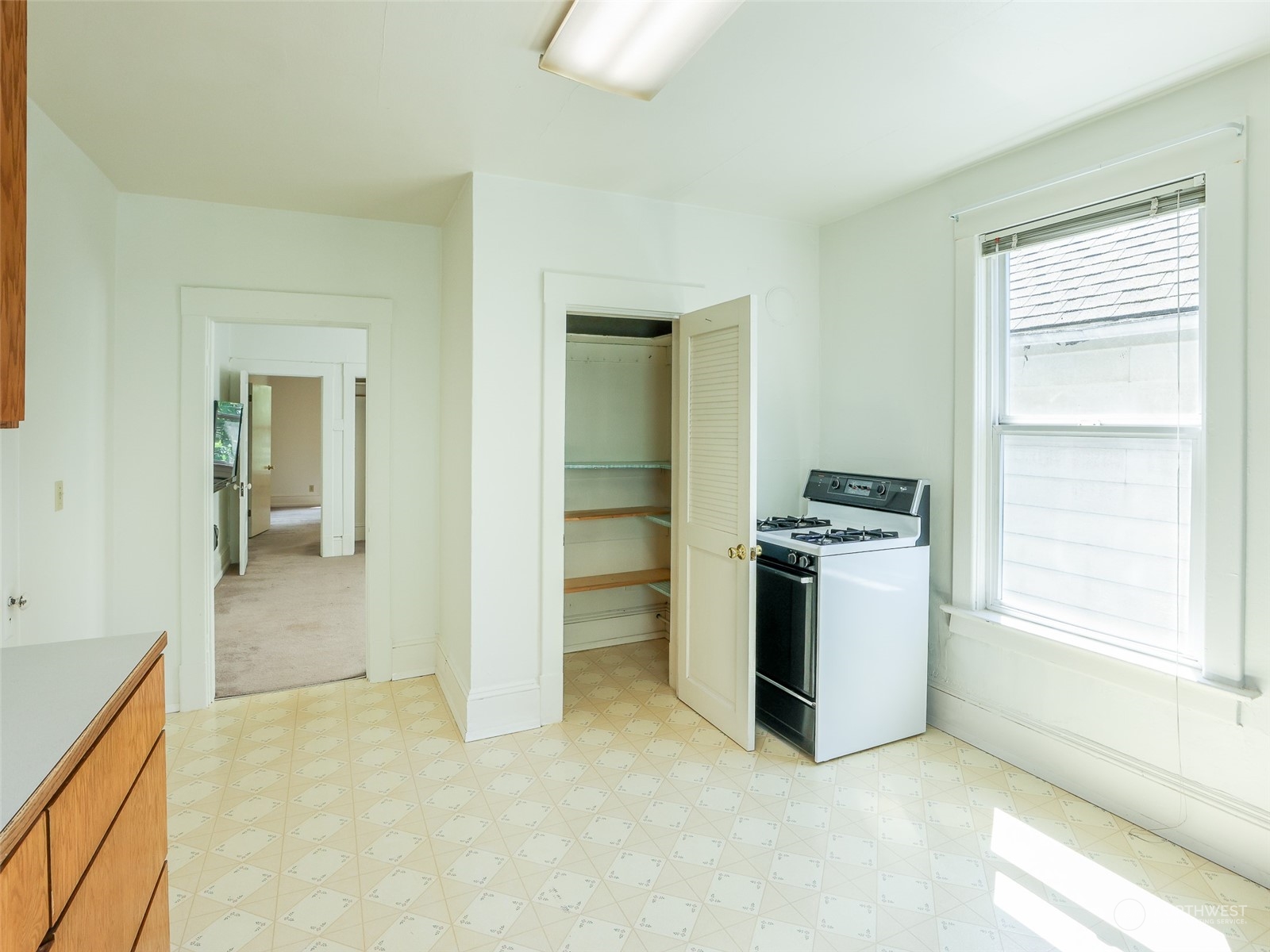 Seattle, Washington 98102, United States, ,Residential,Active,42304