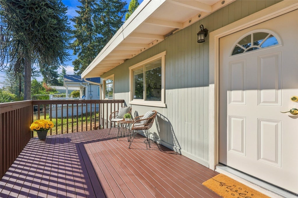 Photo of 10233 8th Avenue SW, Seattle, WA 98146 (MLS # 2584840)